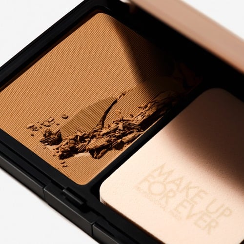 Shimmery or semi-matte look