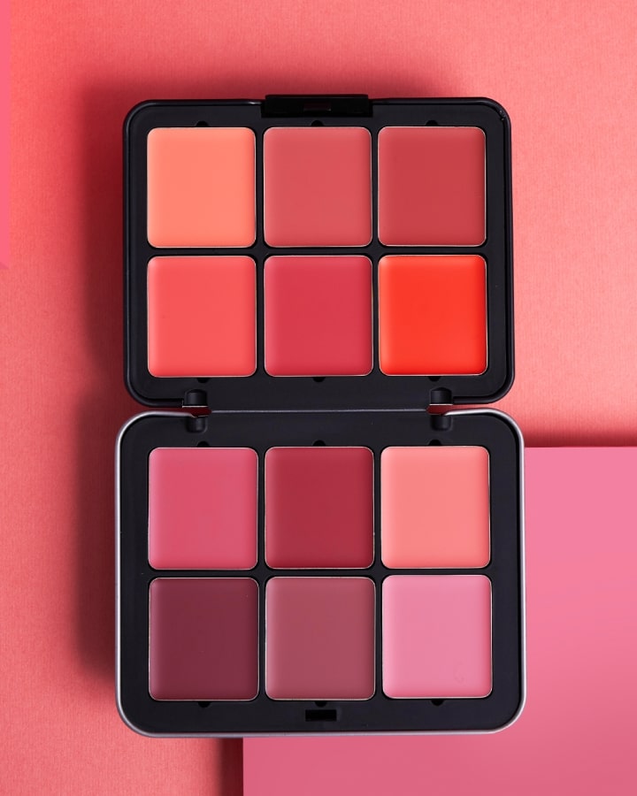 Ultra HD Blush Palette: Flawless Finish