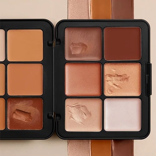 Shimmery or semi-matte look