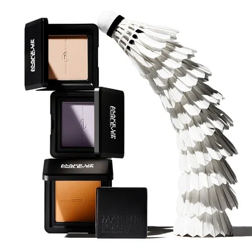 Shimmery or semi-matte look